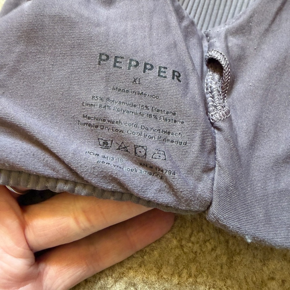 Pepper Luxe Ribbed Purple Sports Bra and Leggings Set - Picture 4 of 8